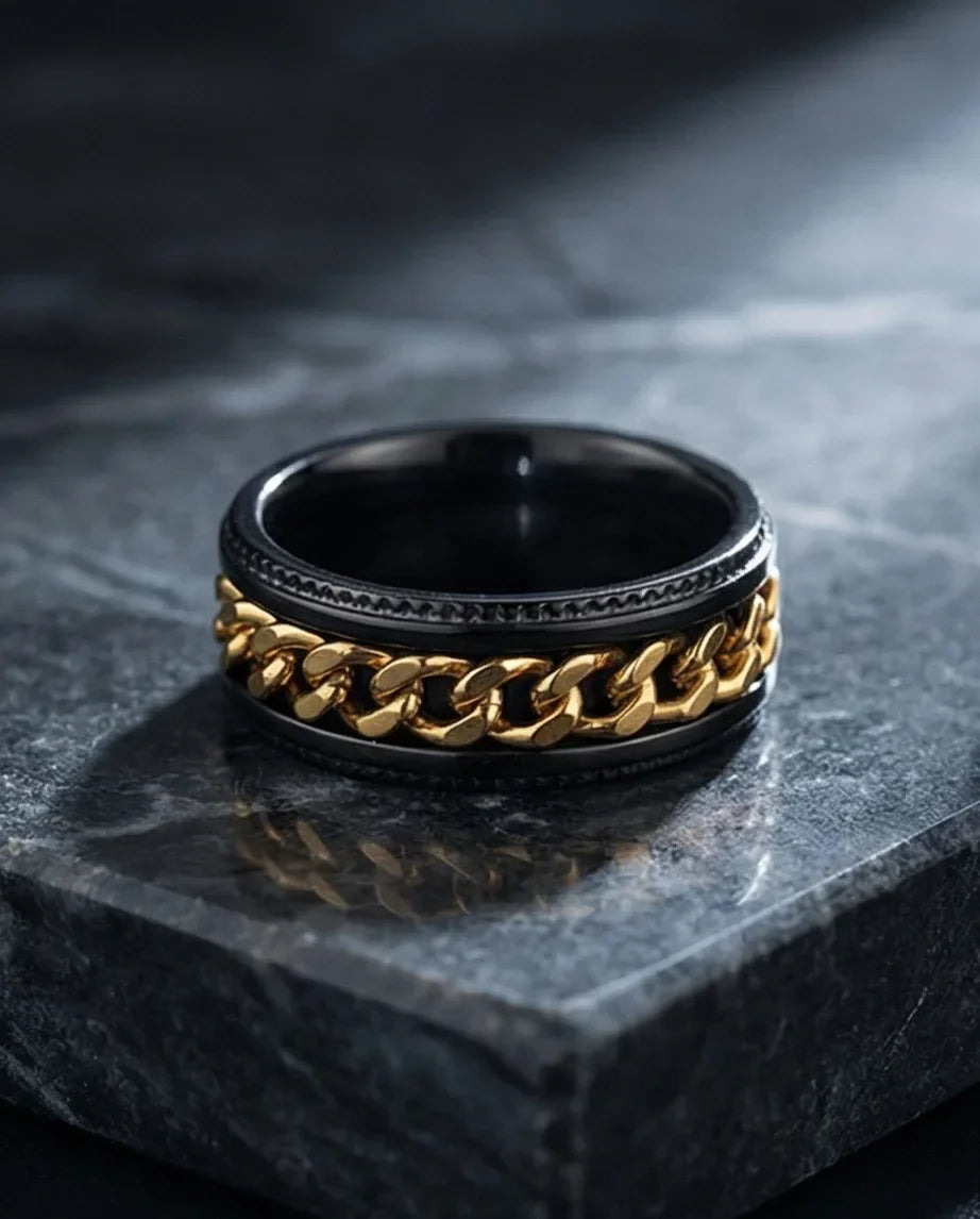 The Golden Link Spinner Ring