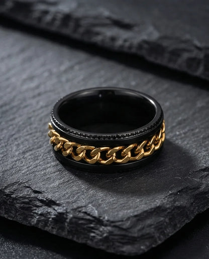The Golden Link Spinner Ring