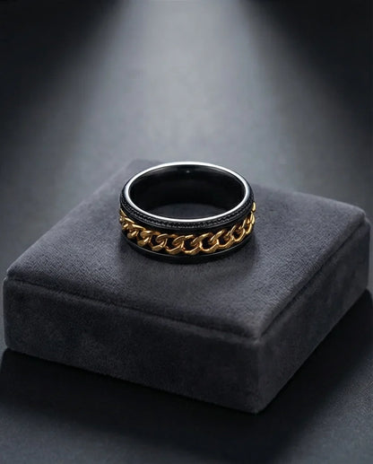 The Golden Link Spinner Ring