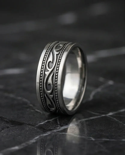 Noble Swirl: Detailed Vintage Statement Ring