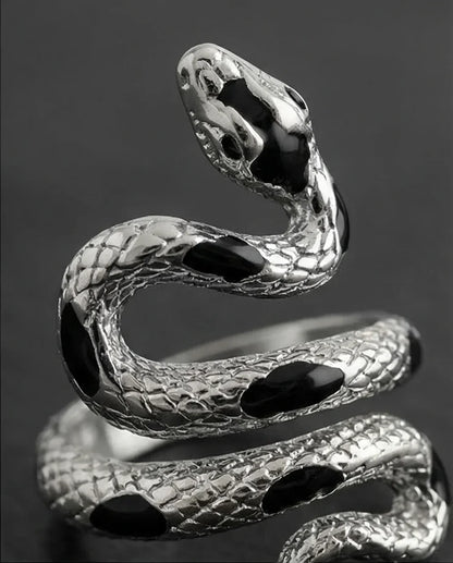 The Spotted Viper Wrap