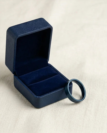 The Cobalt Flux: Minimalist Flat-Edge Azure Band