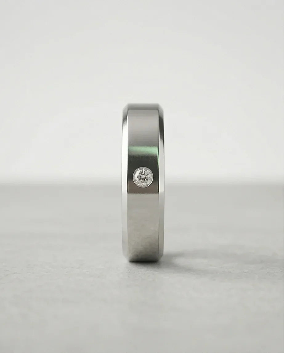 The Sterling Zenith: Minimalist Single-Stone Band