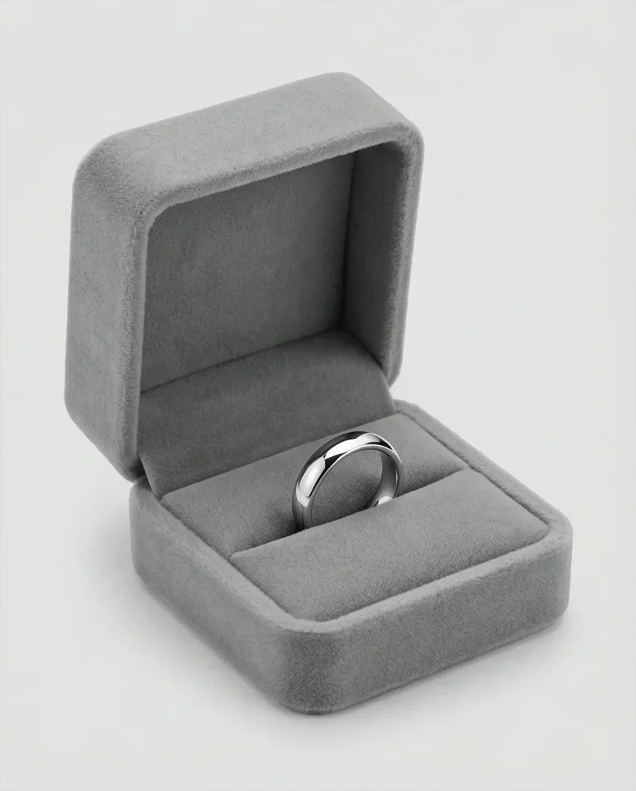Eternal Horizon: Sleek Silver Comfort-Fit Band