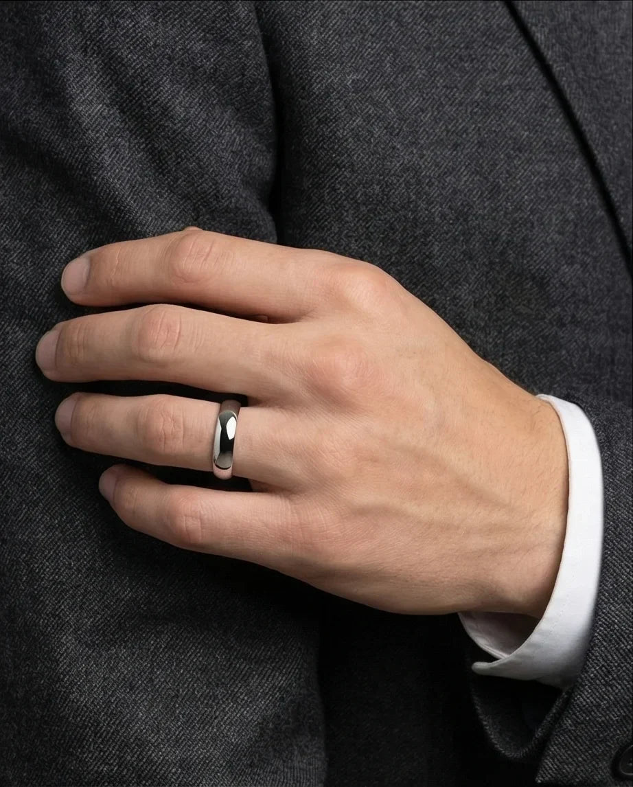 Eternal Horizon: Sleek Silver Comfort-Fit Band