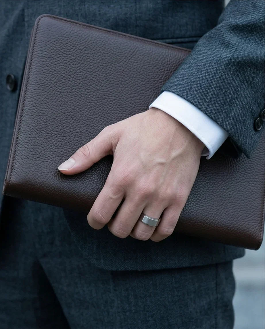 The Sterling Zenith: Minimalist Flat-Edge Mirror Band