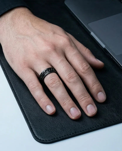 The Obsidian Kinetic: Industrial Chain Spinner Band