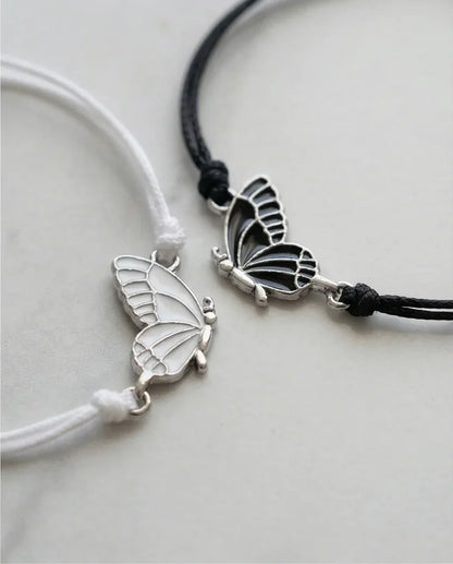 Fluttering Bond: High-Contrast Wing Duo