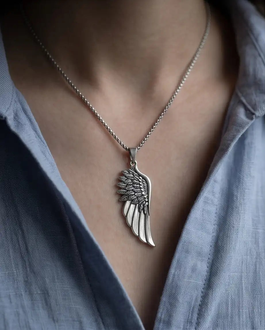 Antiqued Angel Wing Pendant Box Chain