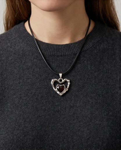 Openwork Heart & Black Gemstone Cord Necklace