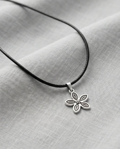 Silver Delicate Five-Petal Flower Necklace