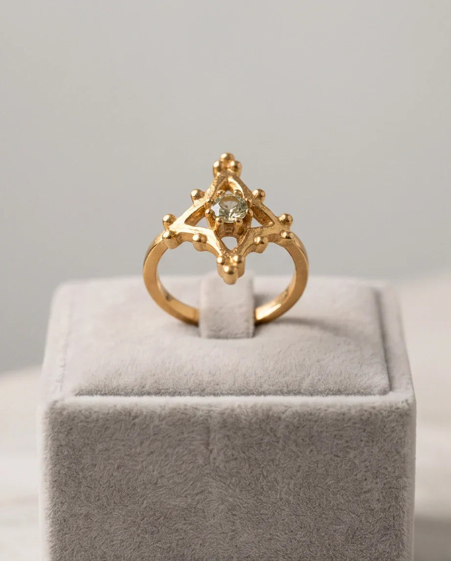 Vintage Gold Geometric Lattice Solitaire Ring