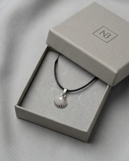 Silver Retro Seashell Pendant Necklace