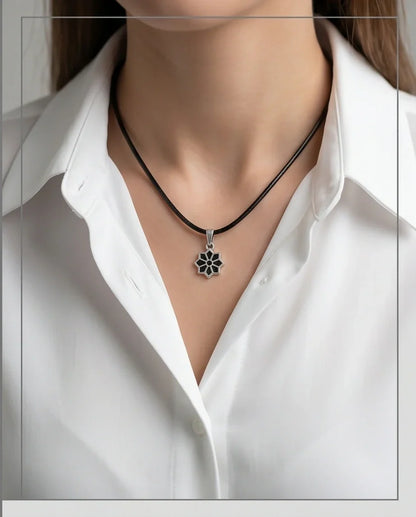 Silver Geometric Eight-Point Star Necklace