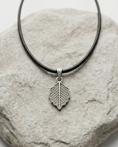 Silver Retro Wavy Leaf Necklace