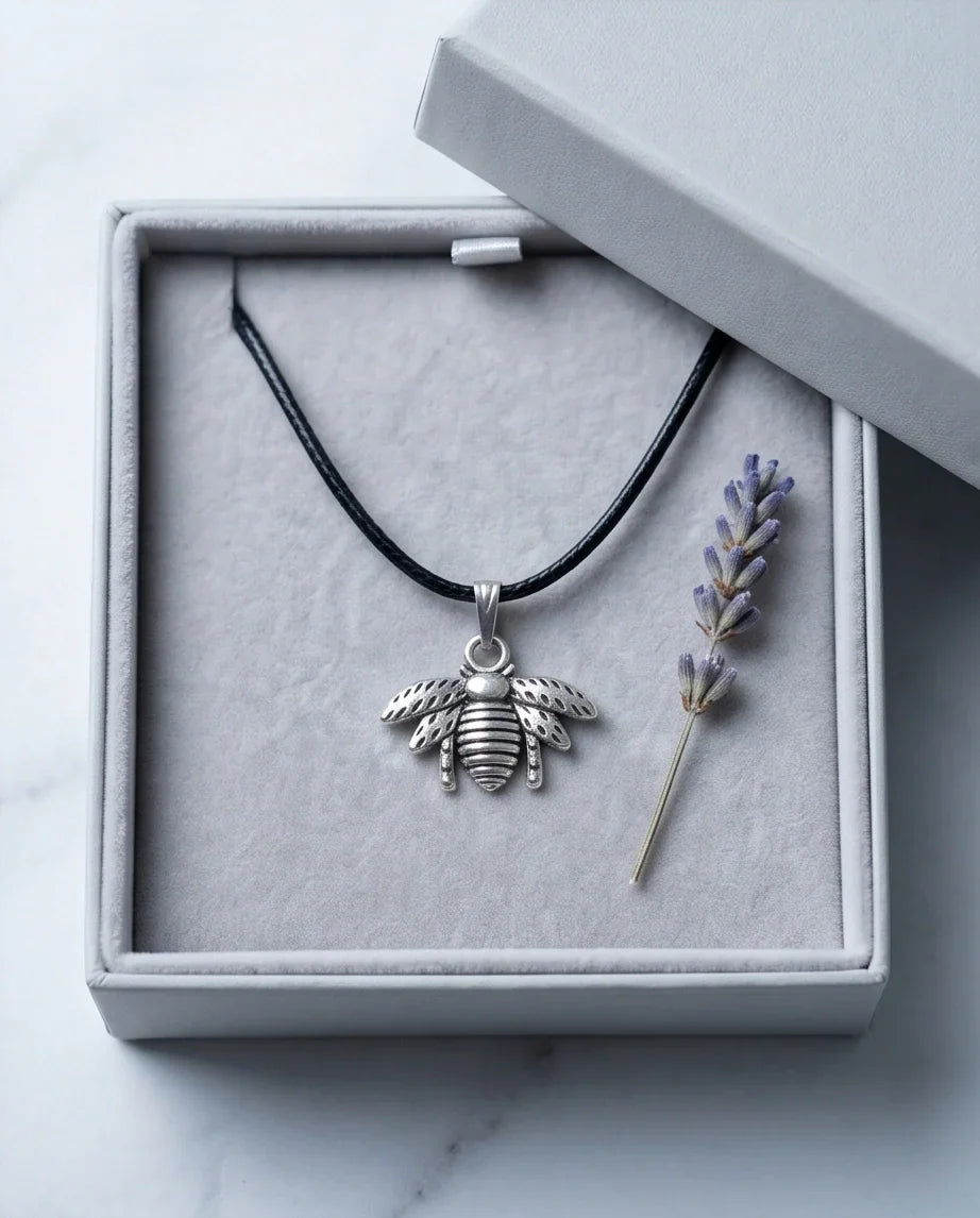 Silver Retro Bumblebee Pendant Necklace