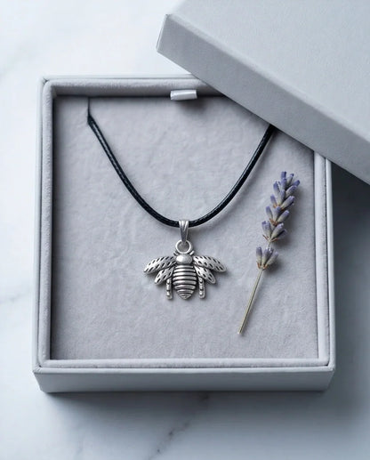 Silver Retro Bumblebee Pendant Necklace