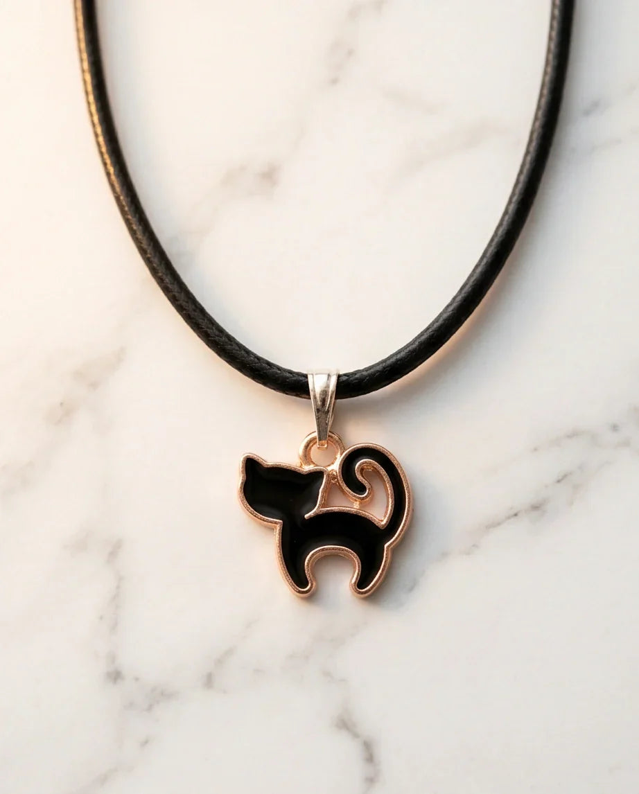 Gold Elegant Sitting Cat Necklace