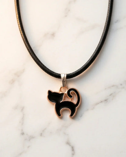 Gold Elegant Sitting Cat Necklace
