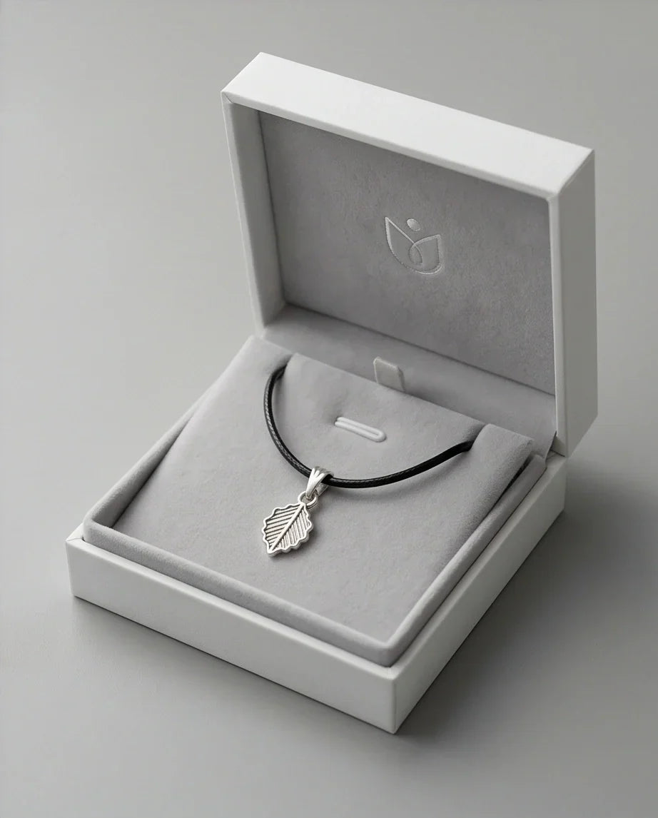 Silver Retro Wavy Leaf Necklace