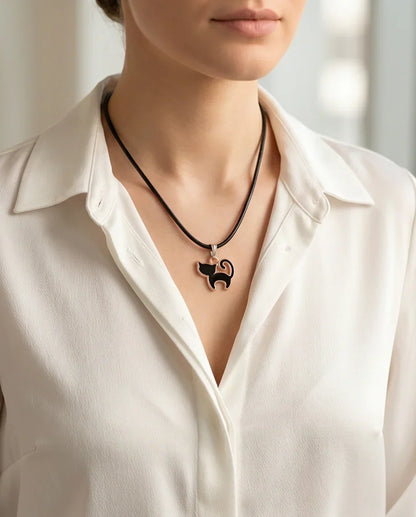 Gold Elegant Sitting Cat Necklace
