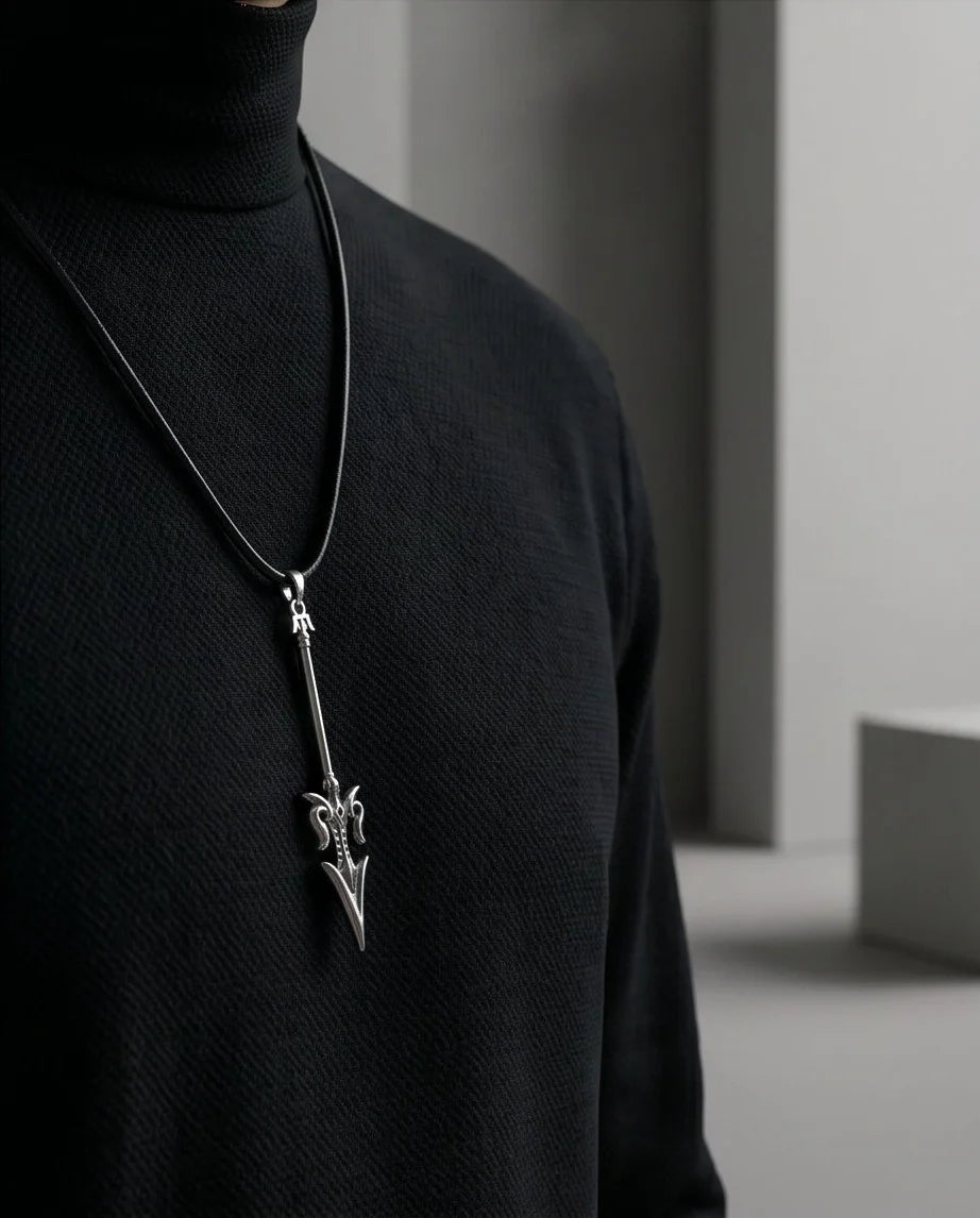 Spearhead Arrow Pendant Necklace
