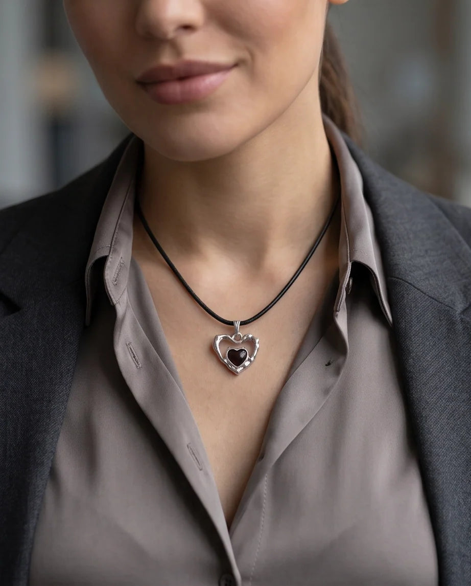 Openwork Heart & Black Gemstone Cord Necklace