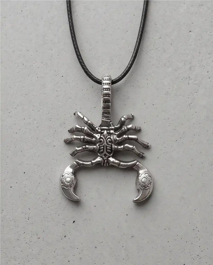 Antiqued Alien Facehugger Pendant Box Chain