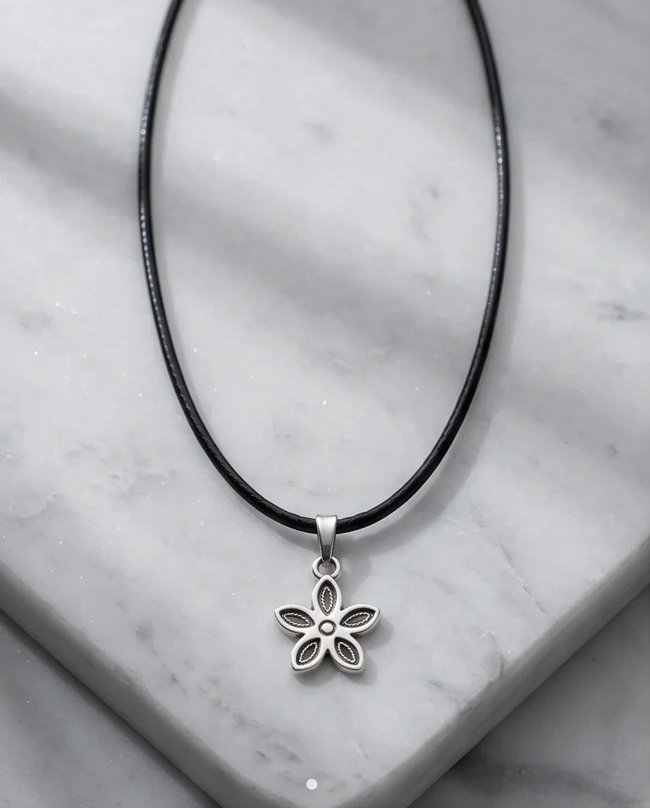 Silver Delicate Five-Petal Flower Necklace