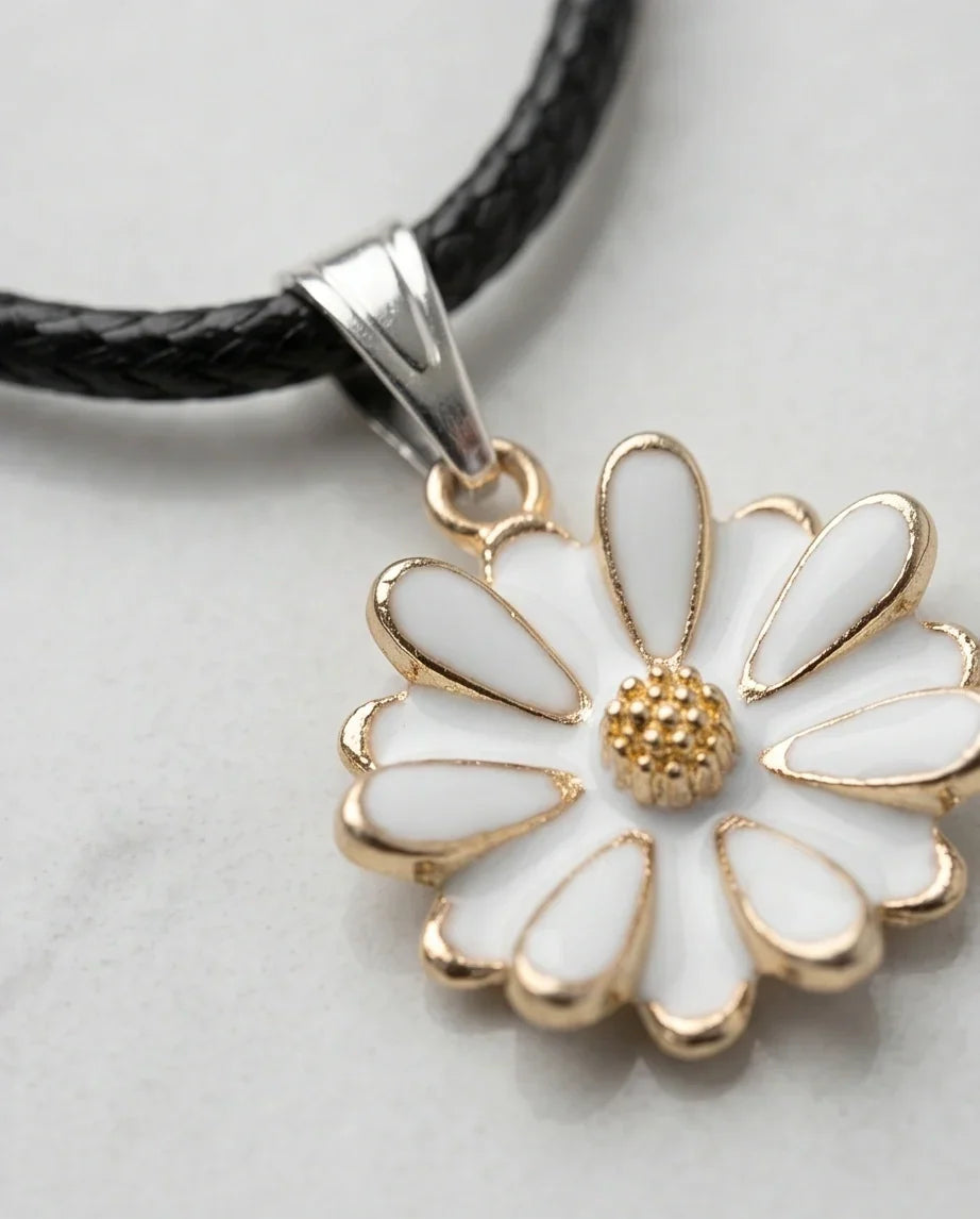 Gold and White Textured Daisy Necklace