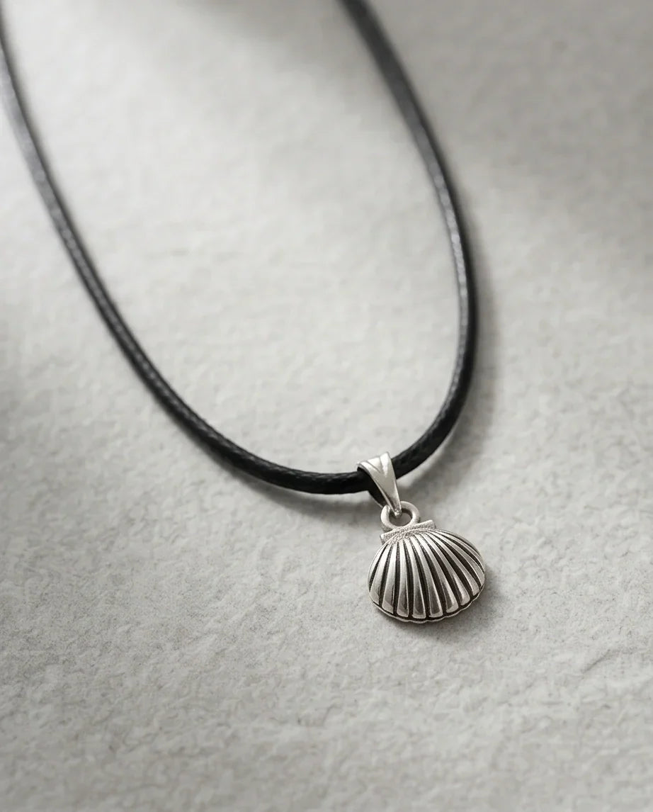 Silver Retro Scallop Seashell Necklace