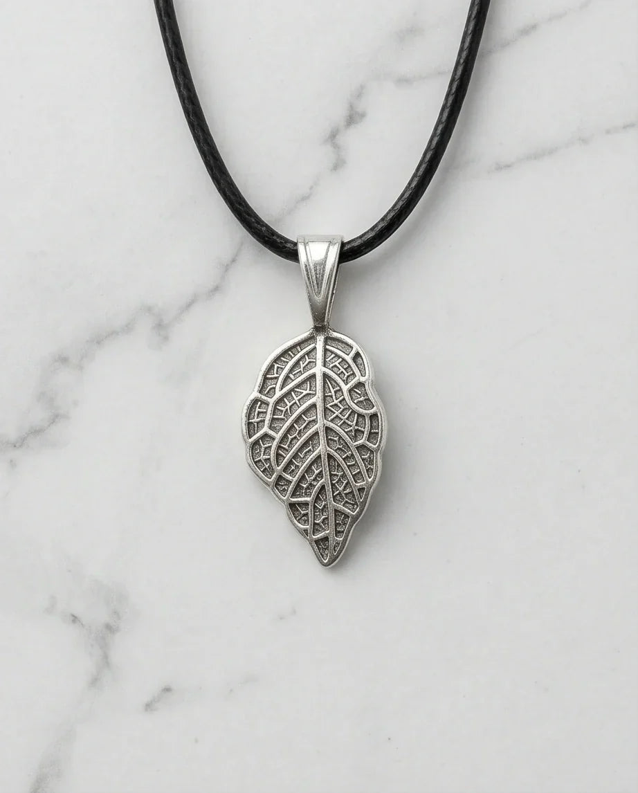 Silver Retro Textured Leaf Necklace