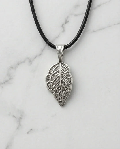 Silver Retro Textured Leaf Necklace