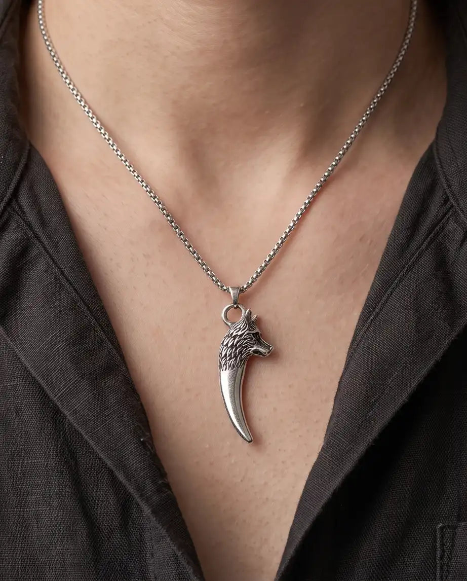 Silver Wolf Tooth Pendant Box Chain