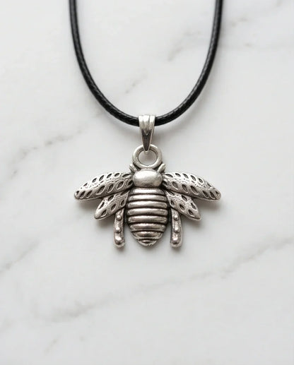 Silver Retro Bumblebee Pendant Necklace
