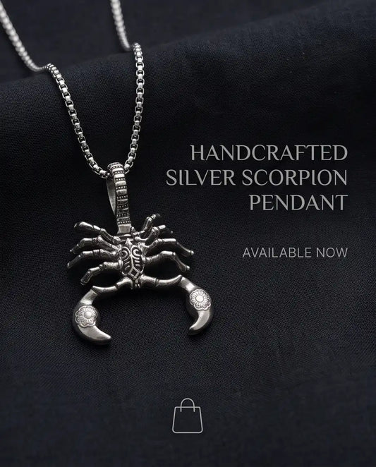 Antiqued Alien Facehugger Pendant Box Chain