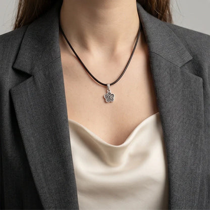 Silver Retro Concentric Blossom Necklace