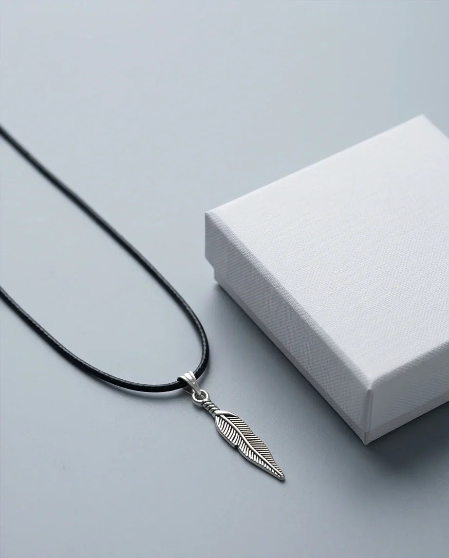 Silver Retro Feather Pendant Necklace