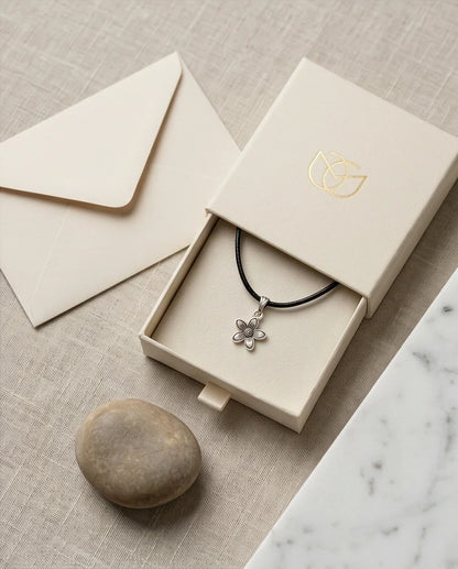 Silver Retro Five-Petal Blossom Necklace